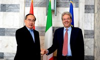Vietnam Fatherland Front leader meets Italian Foreign Minister